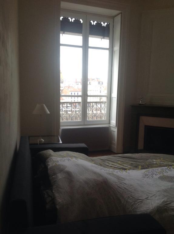 Cocon Au Pied De La Croix Rousse Apartment Лион Стая снимка